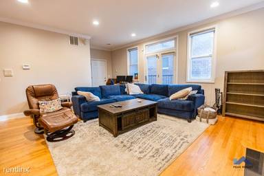 Main picture of 2449 W Logan Blvd