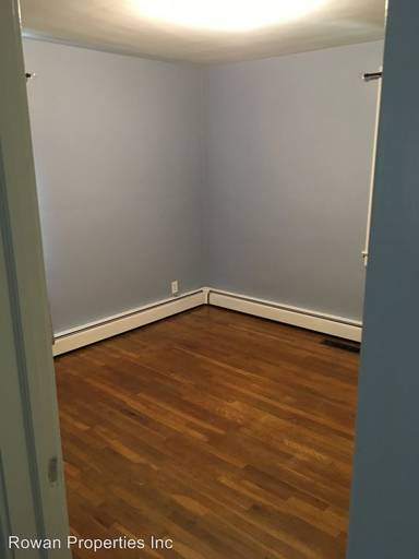 Main picture of 320 W Corriher Ave