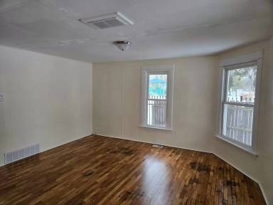 Main picture of 289 Monroe Ave