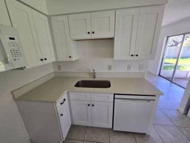 Main picture of 1086 Mayflower Ave