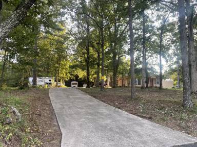 Main picture of 1859 Douglas Rd