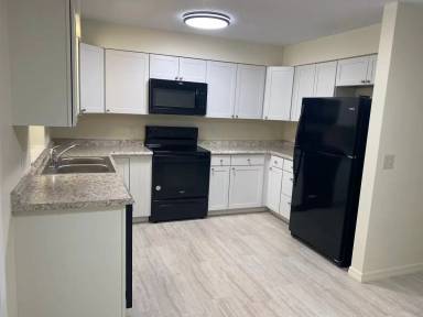 Main picture of 2385 Poinsettia Dr