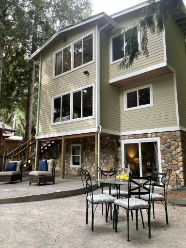 Main picture of 7402 337th Pl SE