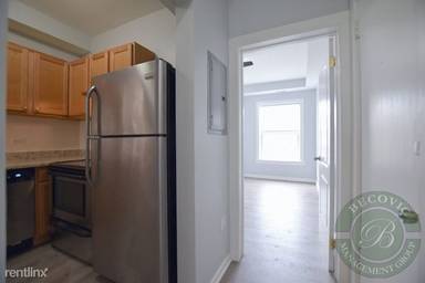 Main picture of 1456 W Fargo Ave