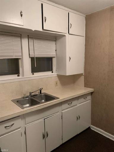Main picture of 1401 Barney Ave