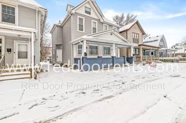 Main picture of 2345 N Kenwood Ave