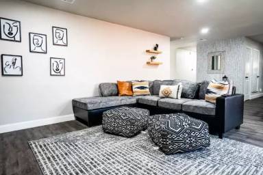 Main picture of 400 Ola Ln