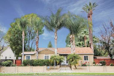 Main picture of 22039 Victory Blvd