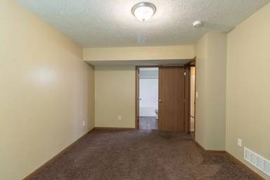 Main picture of 2833 W Rose St