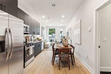 Main picture of 6910 Ridge Ave