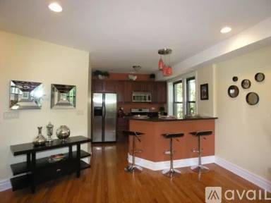 Main picture of 6612 S Kenwood Ave
