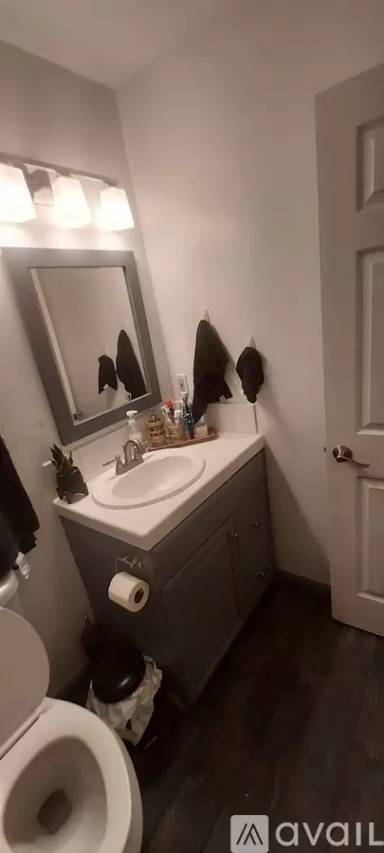 Main picture of 2211 Holly Ave