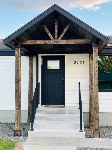 Main picture of 2121 W 19th Ave