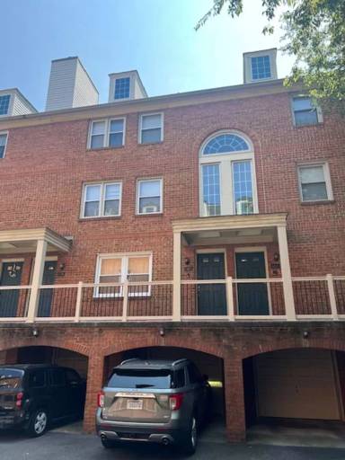 Main picture of 511 W 20th St