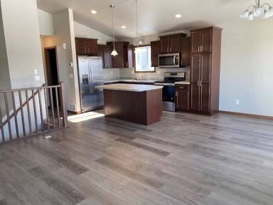 Main picture of 2068 12th St W