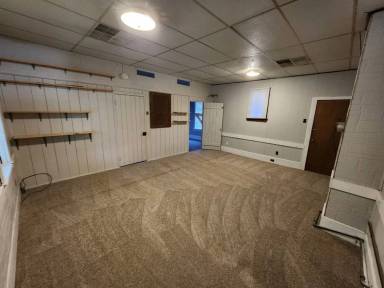 Main picture of 921 Main St E
