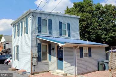 Main picture of 28 N Quince St