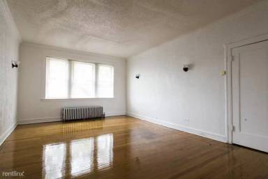 Main picture of 1735 W 79th St