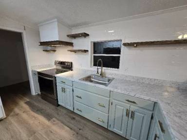 Main picture of 218 Lee Road 211