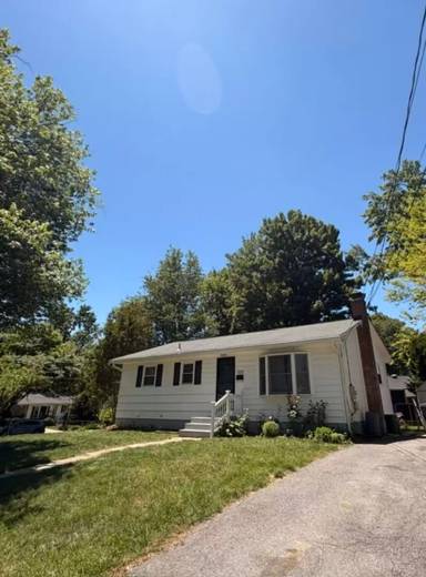 Main picture of 900 Neal Dr