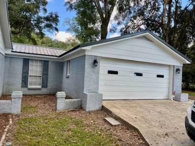 Main picture of 10101 Border Dr W