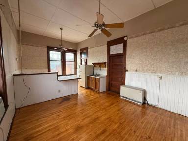 Main picture of 302 N Washington St