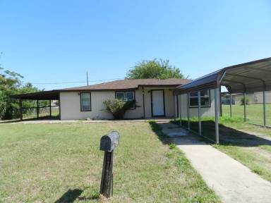 Main picture of 2015 SW Jefferson Ave