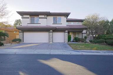 Main picture of 48 Moraine Dr