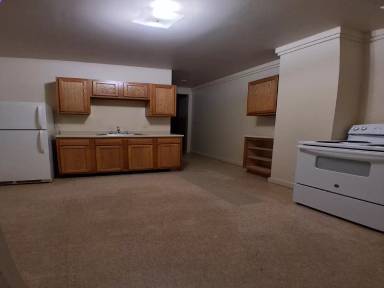 Main picture of 294 Oakland St