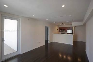 Main picture of 2400 SW 27th Ave