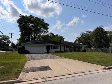 Main picture of 700 Canterbury Dr