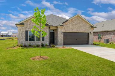 Main picture of 110 Caden Ct