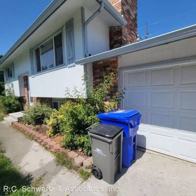 Main picture of 1615 E 58th Ave