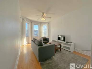 Main picture of 2442 N Ashland Ave