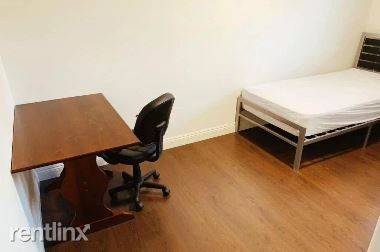 Main picture of 1354 W 24th St