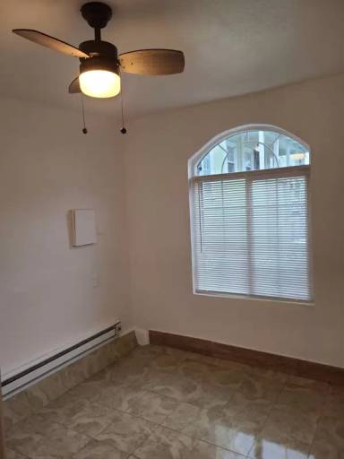 Main picture of 484 E 9th St