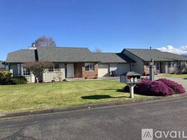 Main picture of 862 N Oxford Way
