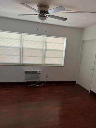 Main picture of 1604 Bay Rd