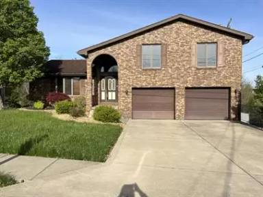 Main picture of 137 W Circle Dr