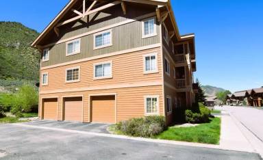 Main picture of 646 River View Dr