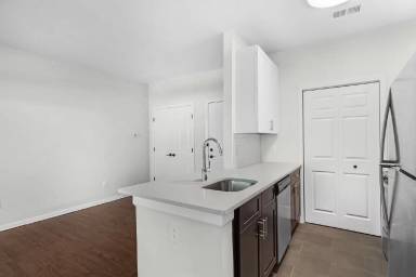 Main picture of Columbia Court