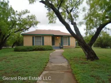 Main picture of 1826 1/2 Lincoln Dr