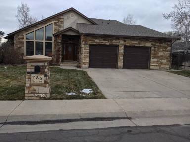 Main picture of 785 Rose Dr