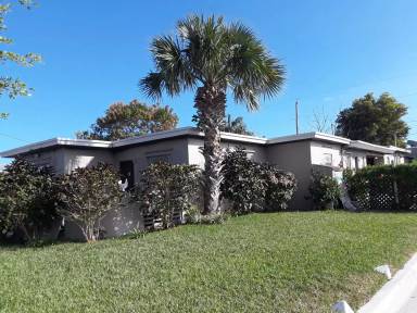 Main picture of 1497 W 34th St