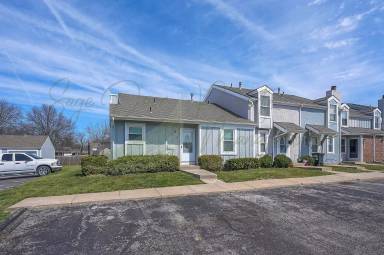 Main picture of 912 SE Hampton Ct