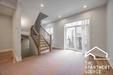 Main picture of 858 N Paulina St