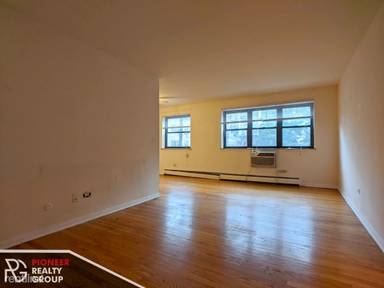 Main picture of 510 W Briar Pl