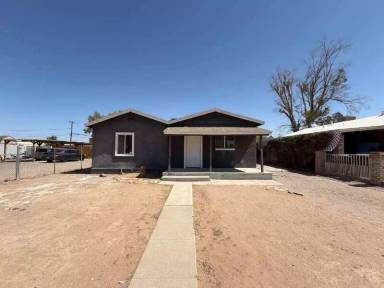 Main picture of 352 W Roosevelt Ave