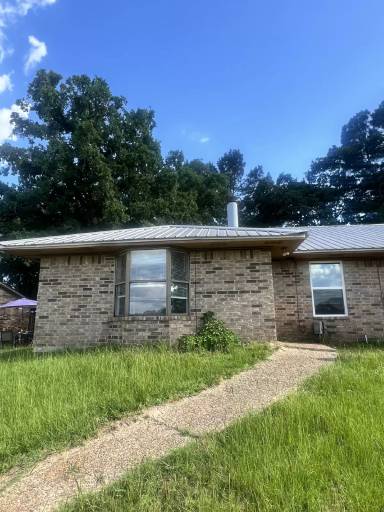 Main picture of 3753 Oak Hill Dr