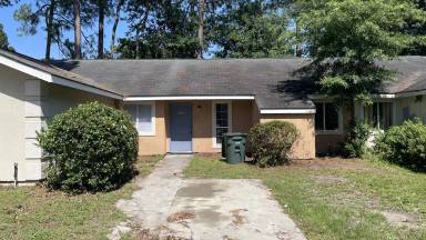 Main picture of 904 Brett Dr